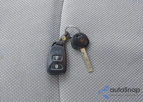 2014 Hyundai Accent Gs z USA, uszkodzony, nr VIN KMHCT5AE8EU188273